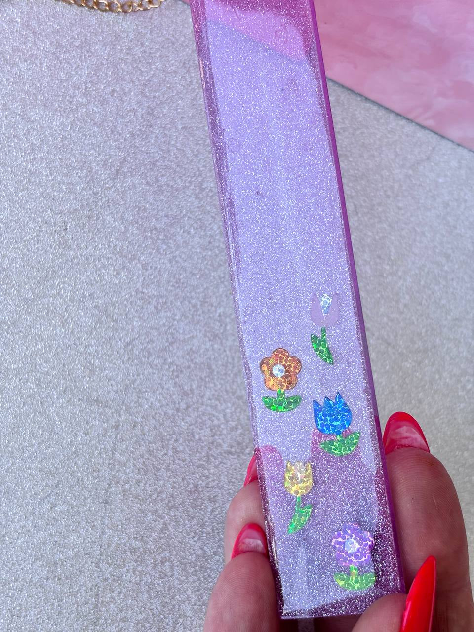 Segnalibro lilla con fiori